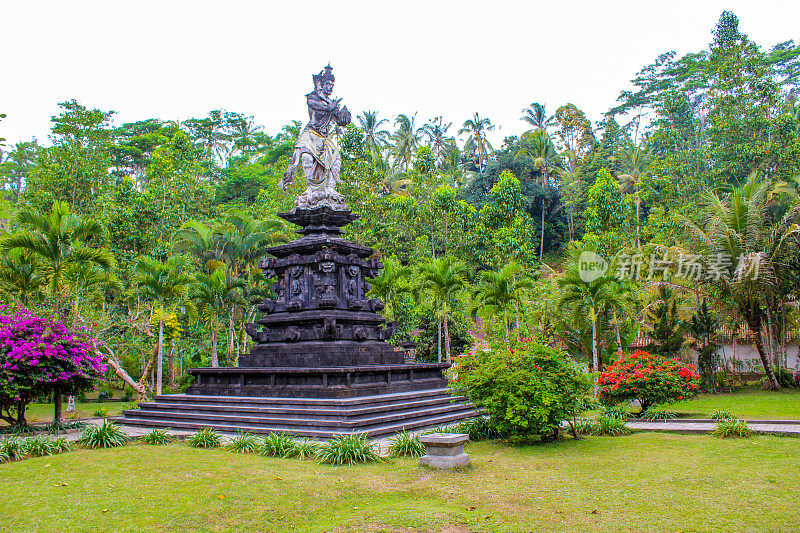 印度尼西亚巴厘岛的Tirta Empul temple。